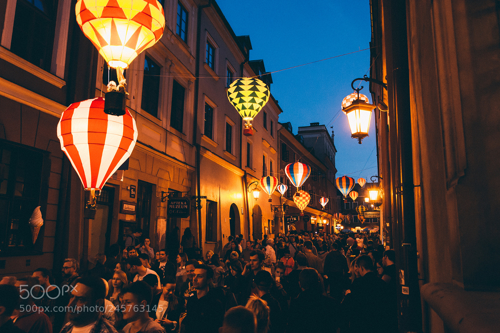 Nikon D3100 sample photo. Baloons exposition in alley photography