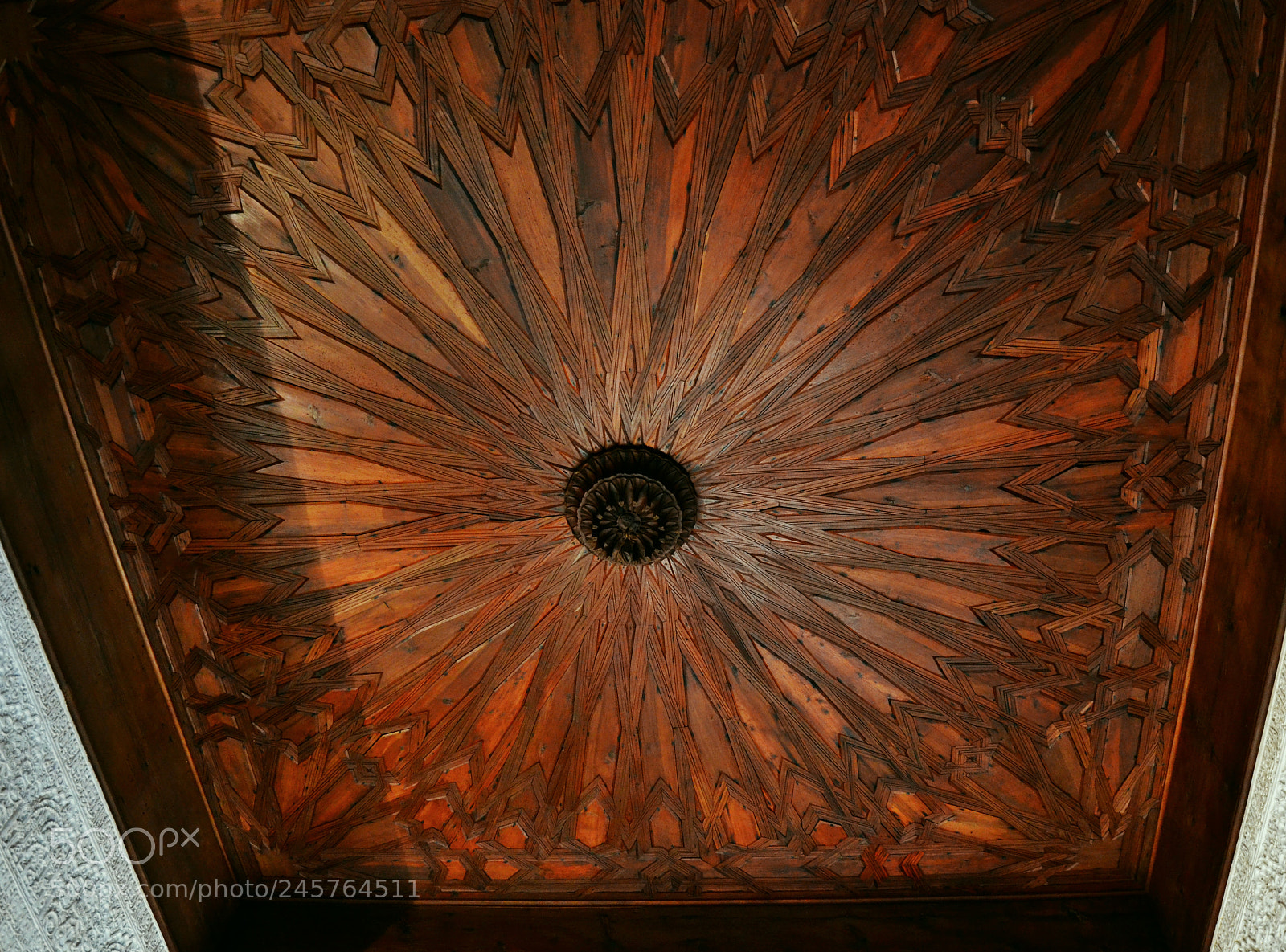 Nikon D3100 sample photo. Techo artesonado en madera photography