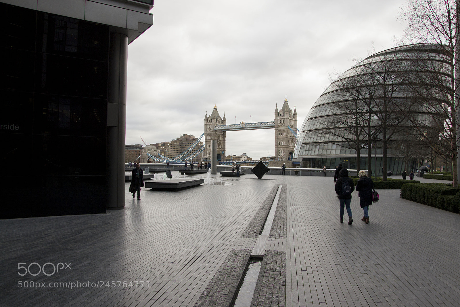Nikon D3100 sample photo. London cloudy city life photography