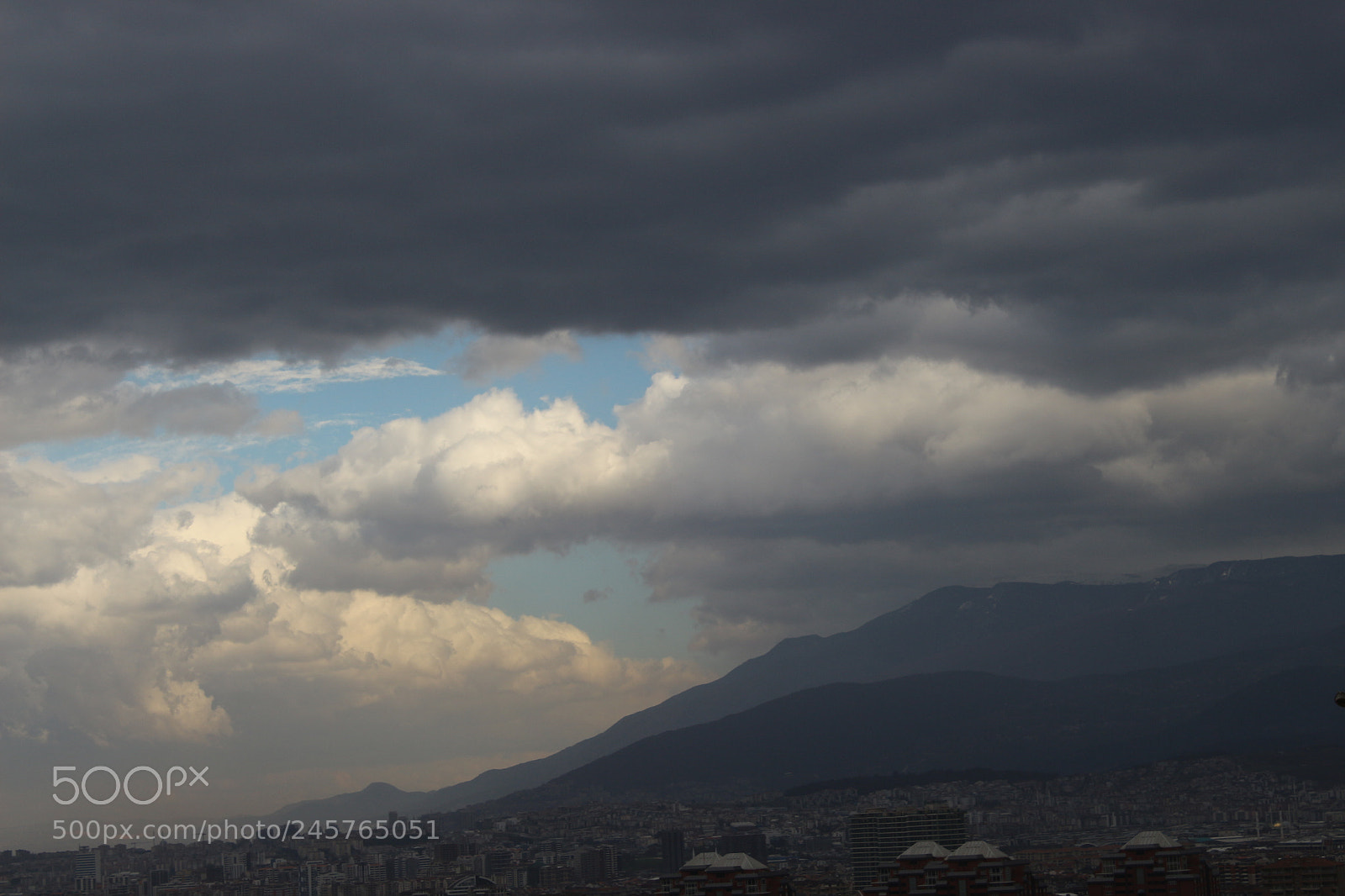 Canon EF-S 18-55mm F3.5-5.6 III sample photo. Before the rain photography