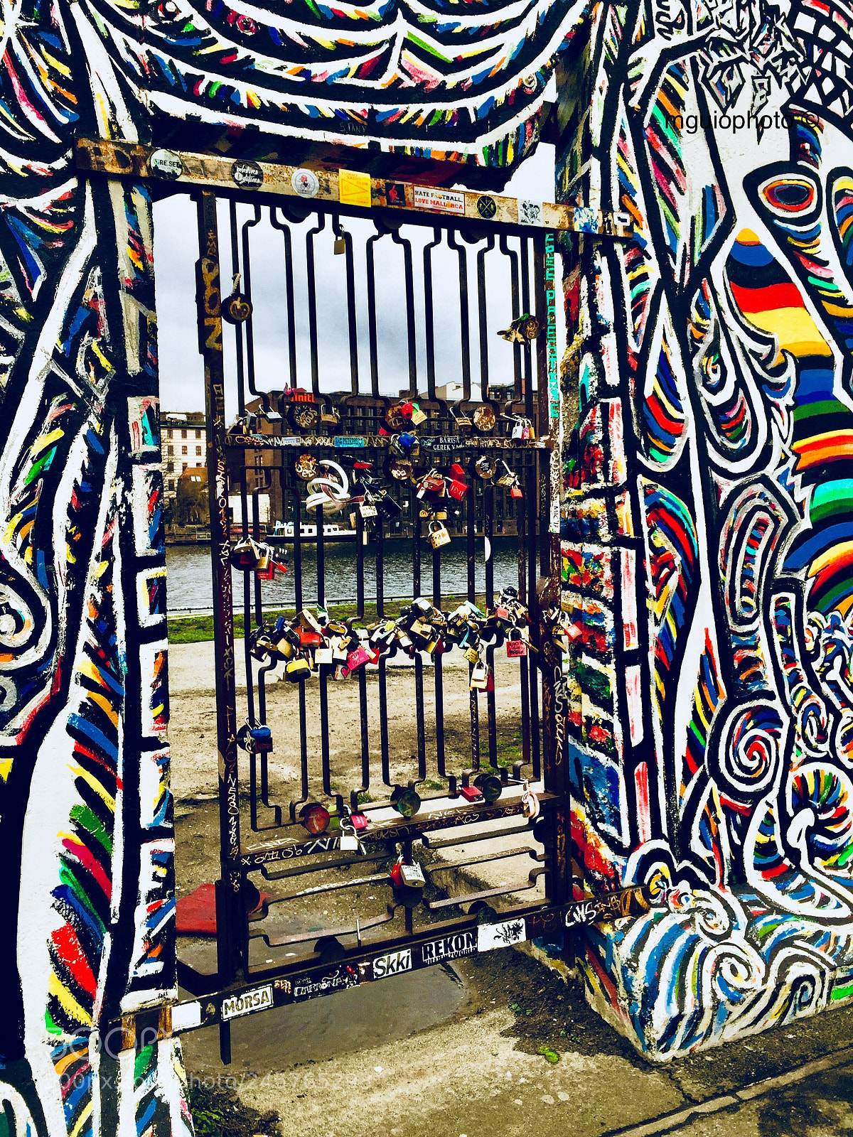 Apple iPhone 6 Plus sample photo. Berlín wall photography
