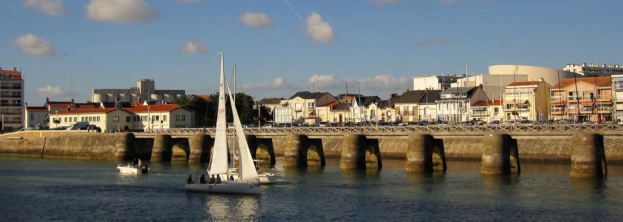 Canon PowerShot SD780 IS (Digital IXUS 100 IS / IXY Digital 210 IS) sample photo. Sables bateaux () photography