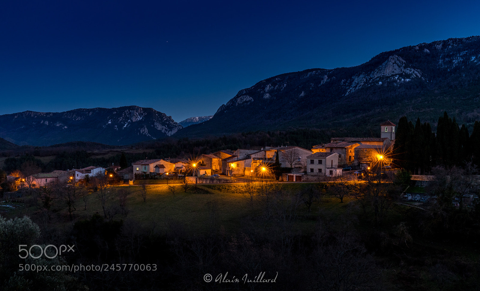 Canon EOS 6D Mark II sample photo. Photo de nuit photography