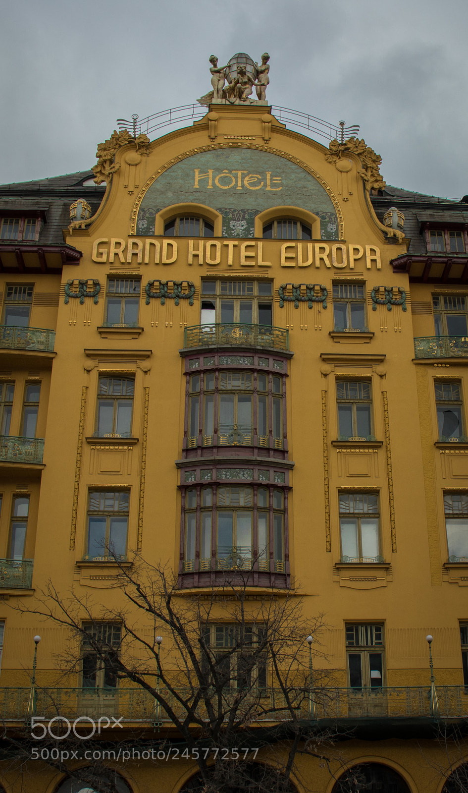 Canon EOS 200D (EOS Rebel SL2 / EOS Kiss X9) sample photo. Grand hotel europa photography