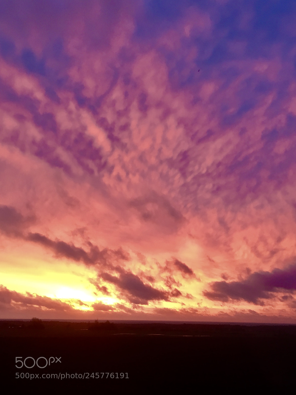 Apple iPhone SE sample photo. Sky art photography