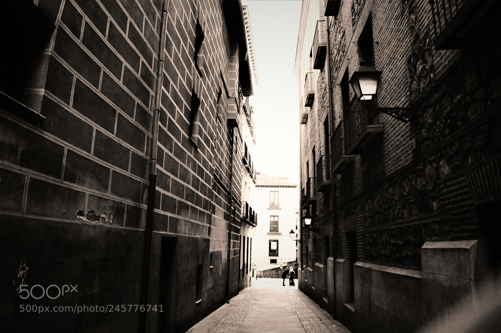 Sony SLT-A58 sample photo. Callejon madrid photography