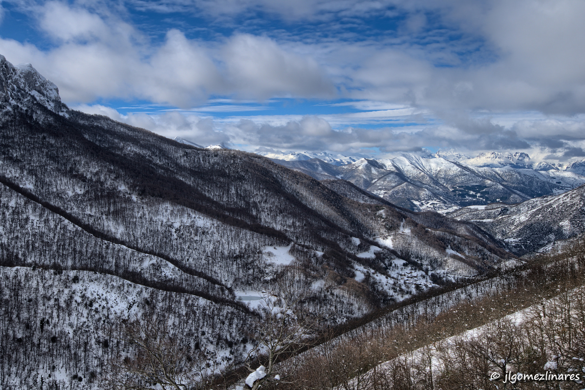 Nikon AF-S Nikkor 16-35mm F4G ED VR sample photo. Cueva, liebana photography