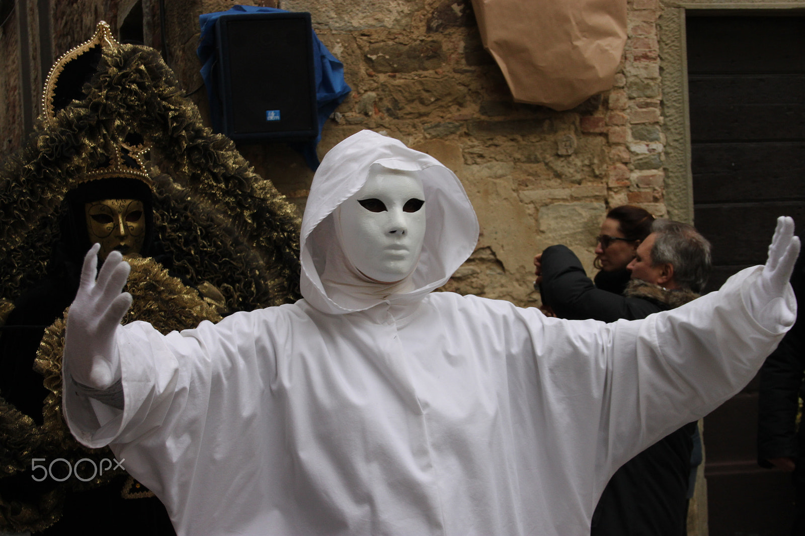 Canon EF-S 18-55mm F3.5-5.6 II sample photo. Maschera photography