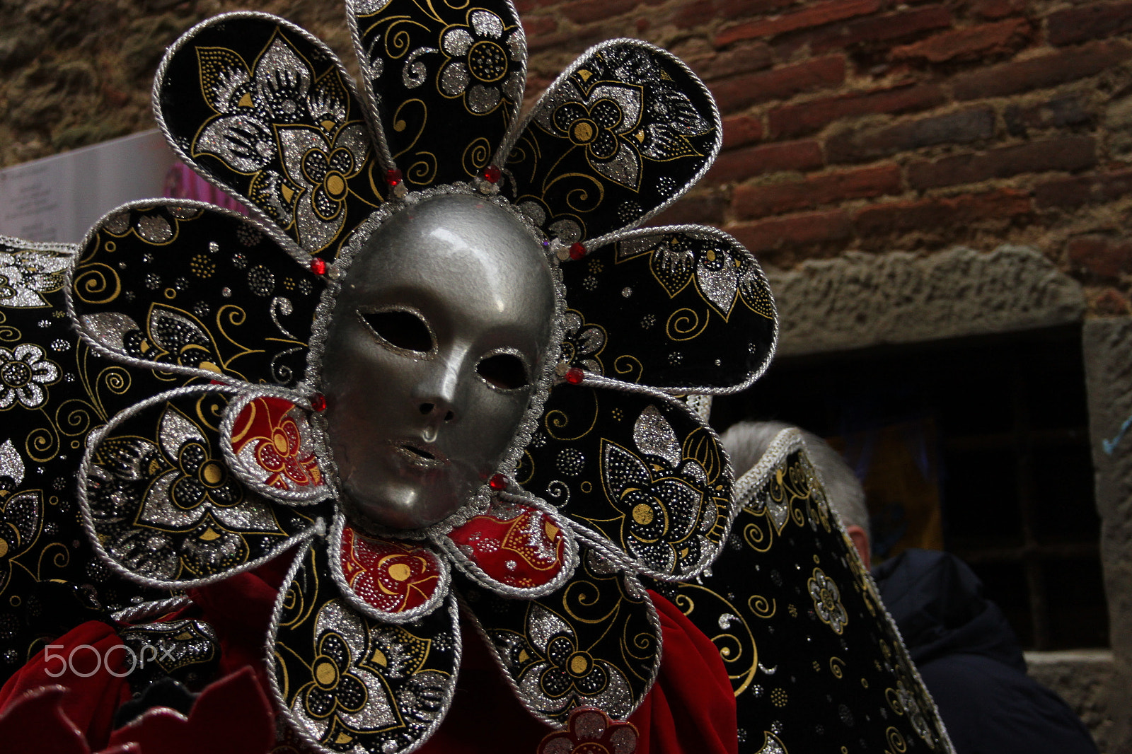 Canon EF-S 18-55mm F3.5-5.6 II sample photo. Maschera photography