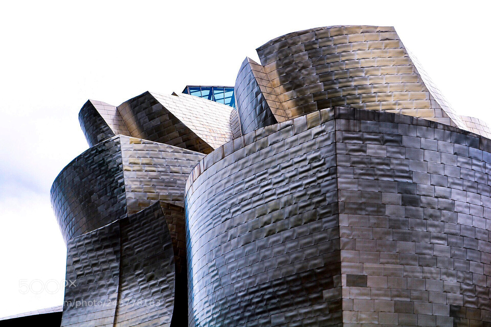 Canon EOS 750D (EOS Rebel T6i / EOS Kiss X8i) sample photo. Guggenheim museum photography