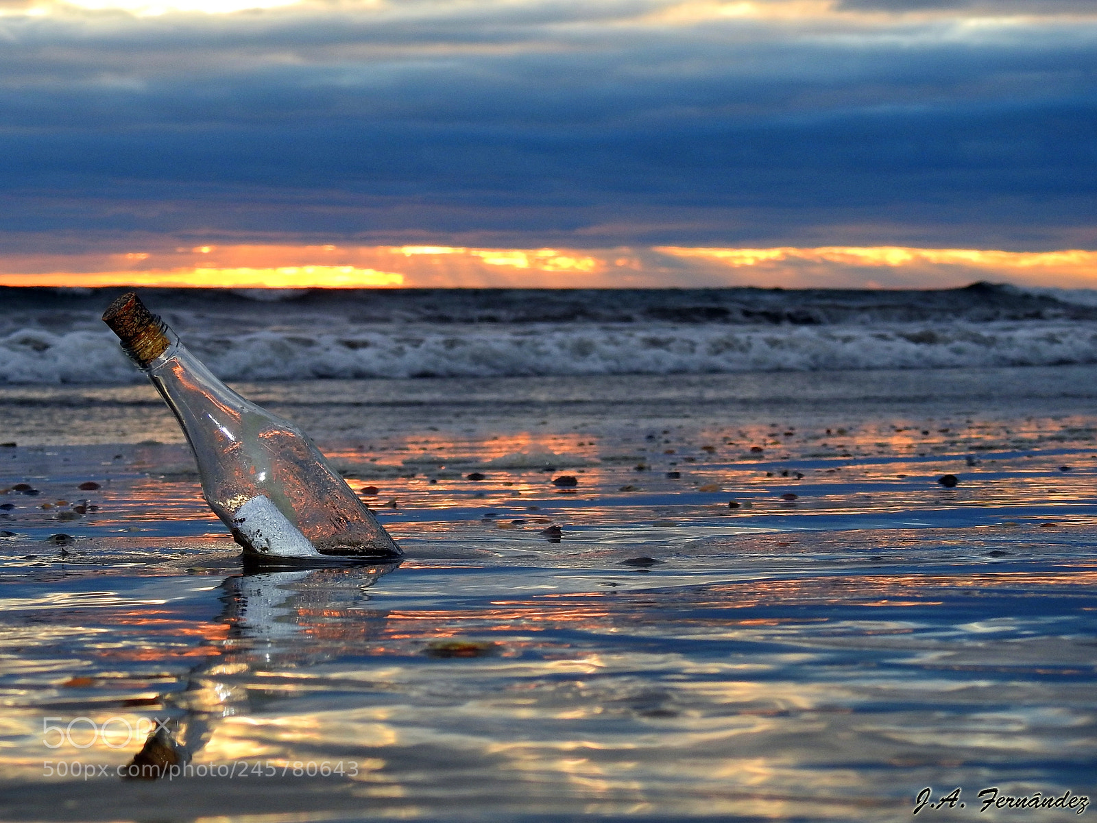 Nikon Coolpix P900 sample photo. Message in a bottle photography