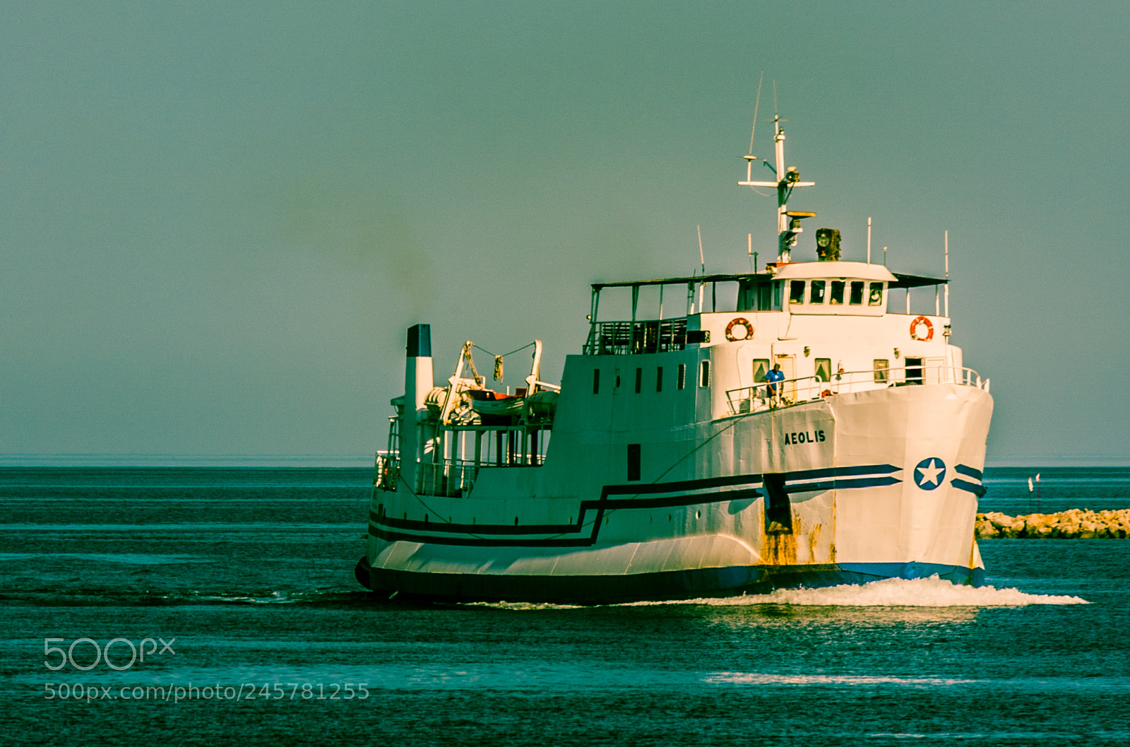 Canon EOS 40D sample photo. Steaming into harbour local photography
