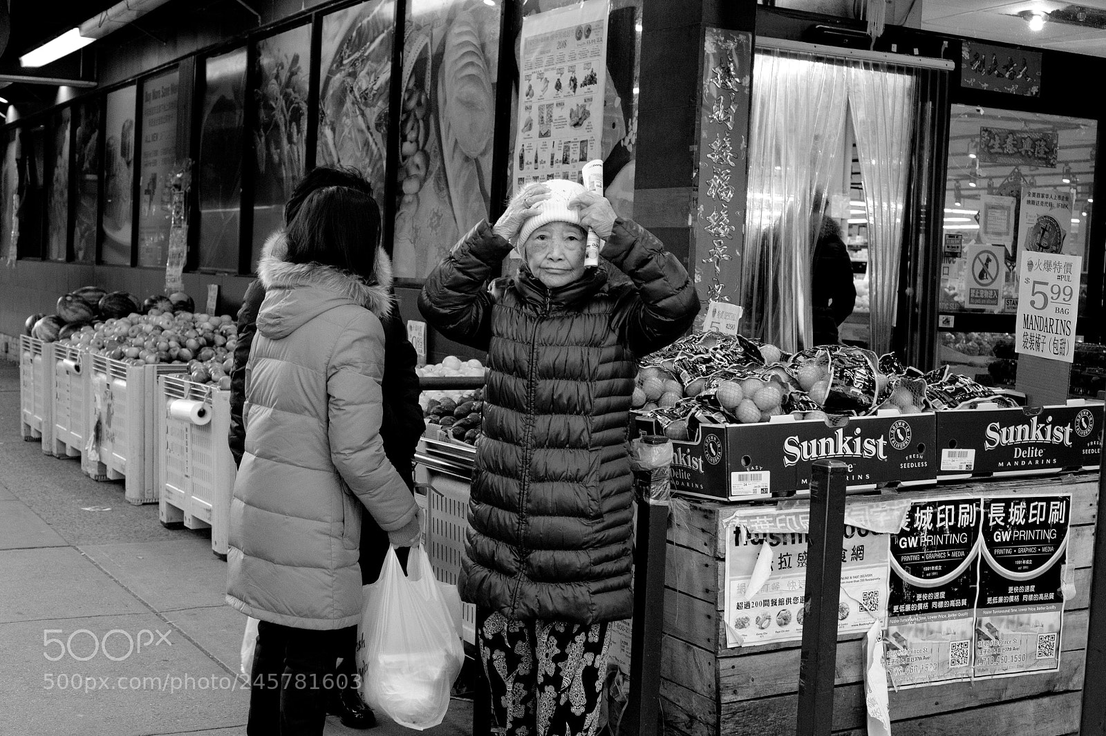 Nikon D700 sample photo. Old woman at a photography