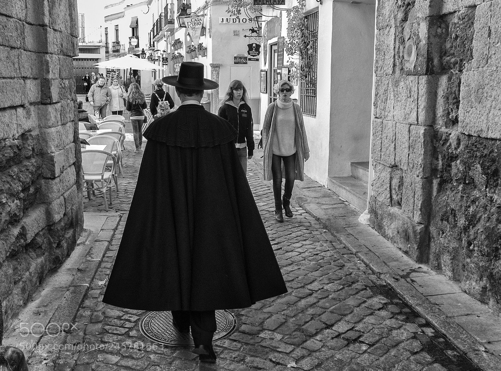 Olympus OM-D E-M1 sample photo. Capa y sombrero cordob photography