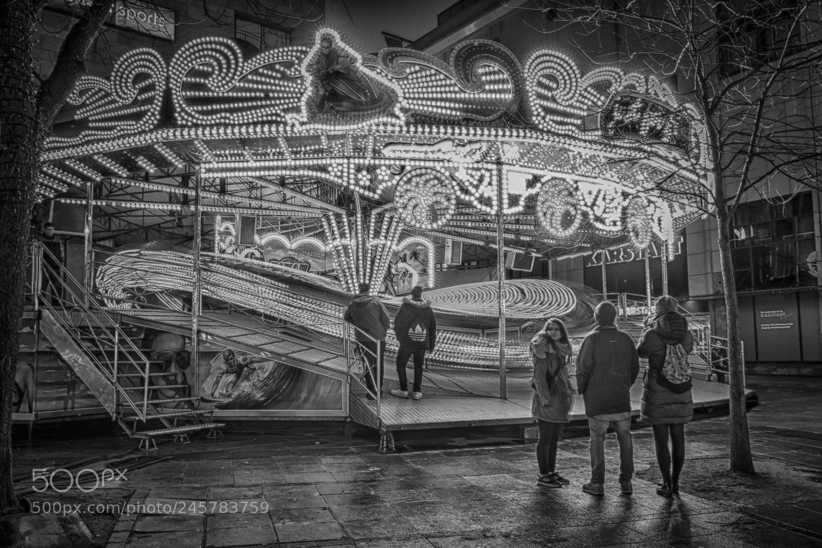 Fujifilm X-T1 sample photo. Karussel blackandwhite photography