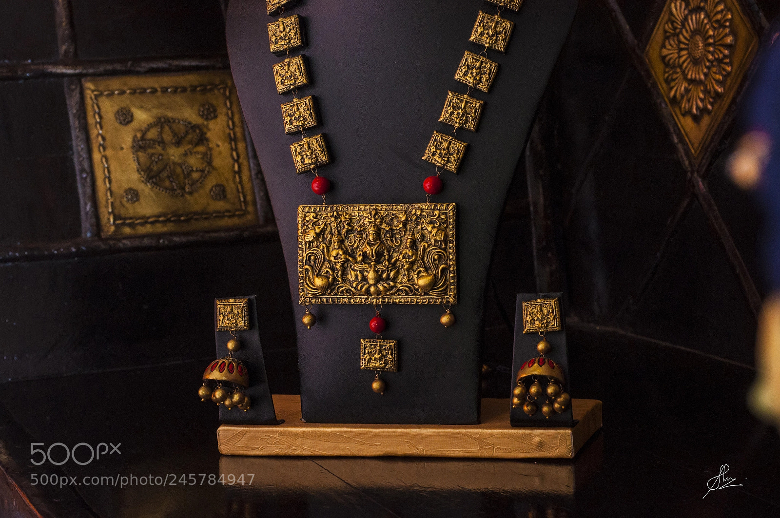 Nikon D90 sample photo. Traditional jewellery photography