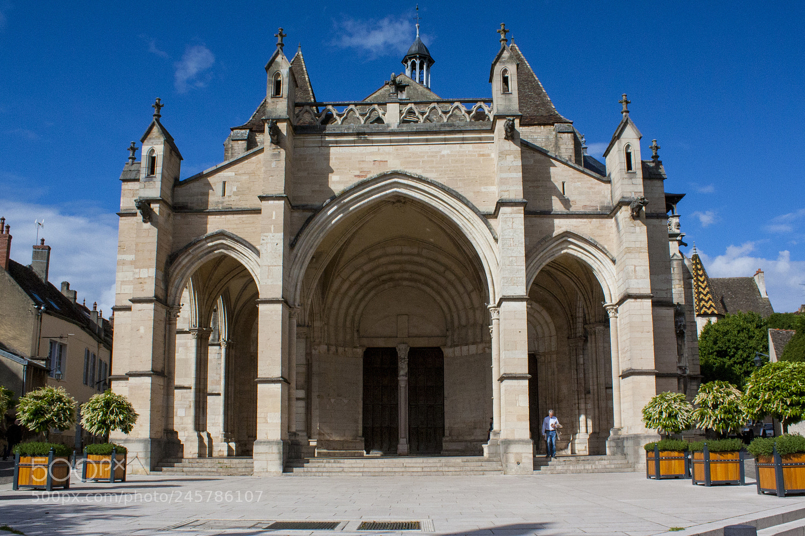 Canon EOS 450D (EOS Rebel XSi / EOS Kiss X2) sample photo. Church in beaune, france photography