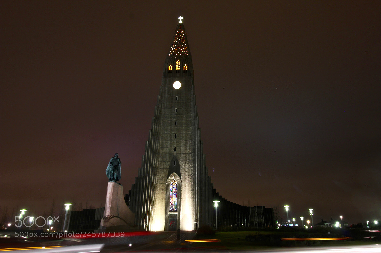 Canon EOS 550D (EOS Rebel T2i / EOS Kiss X4) sample photo. Hallgrimskirkja photography