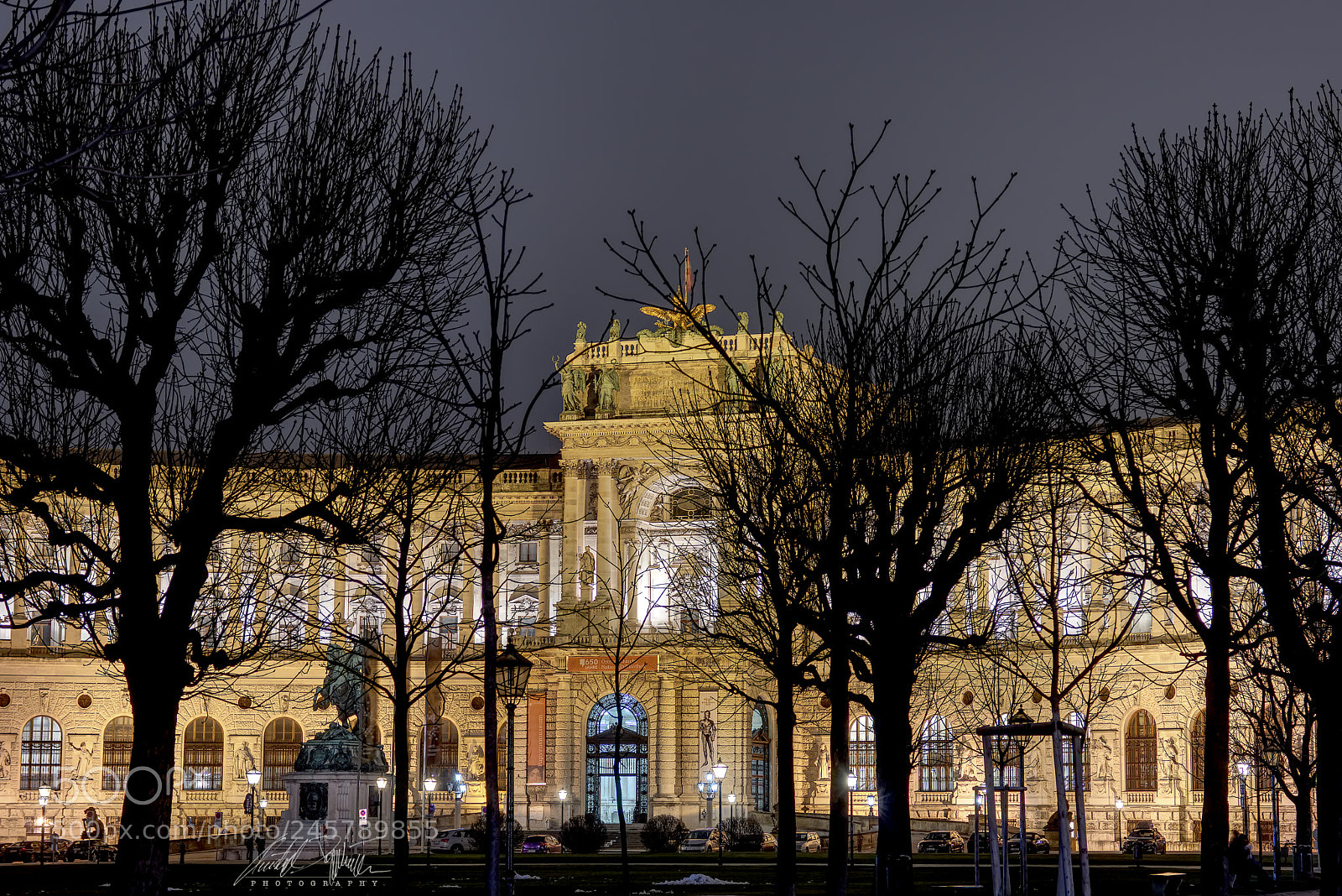 Canon EOS M6 sample photo. Hofburg at night photography