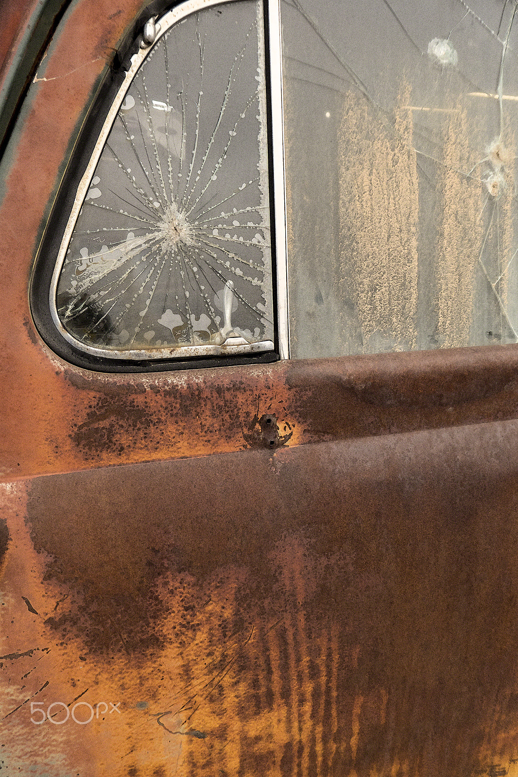 Panasonic DC-ZS70 sample photo. Old truck door, buda, 2018 photography