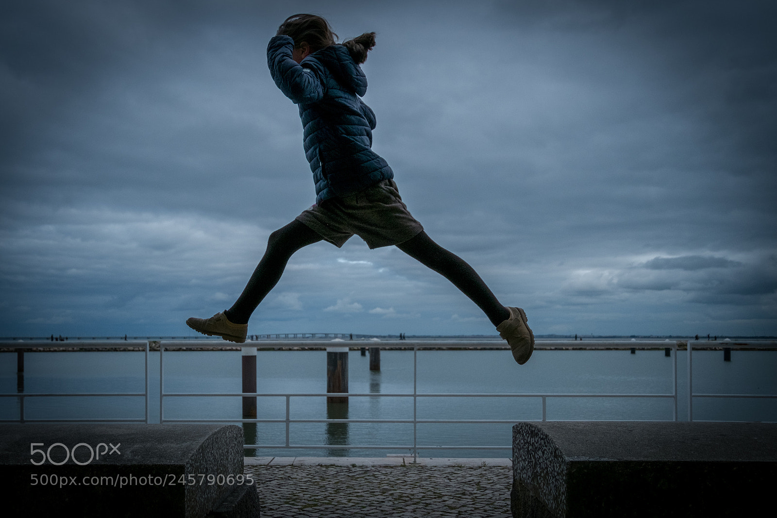 Fujifilm X-E1 sample photo. Jump photography