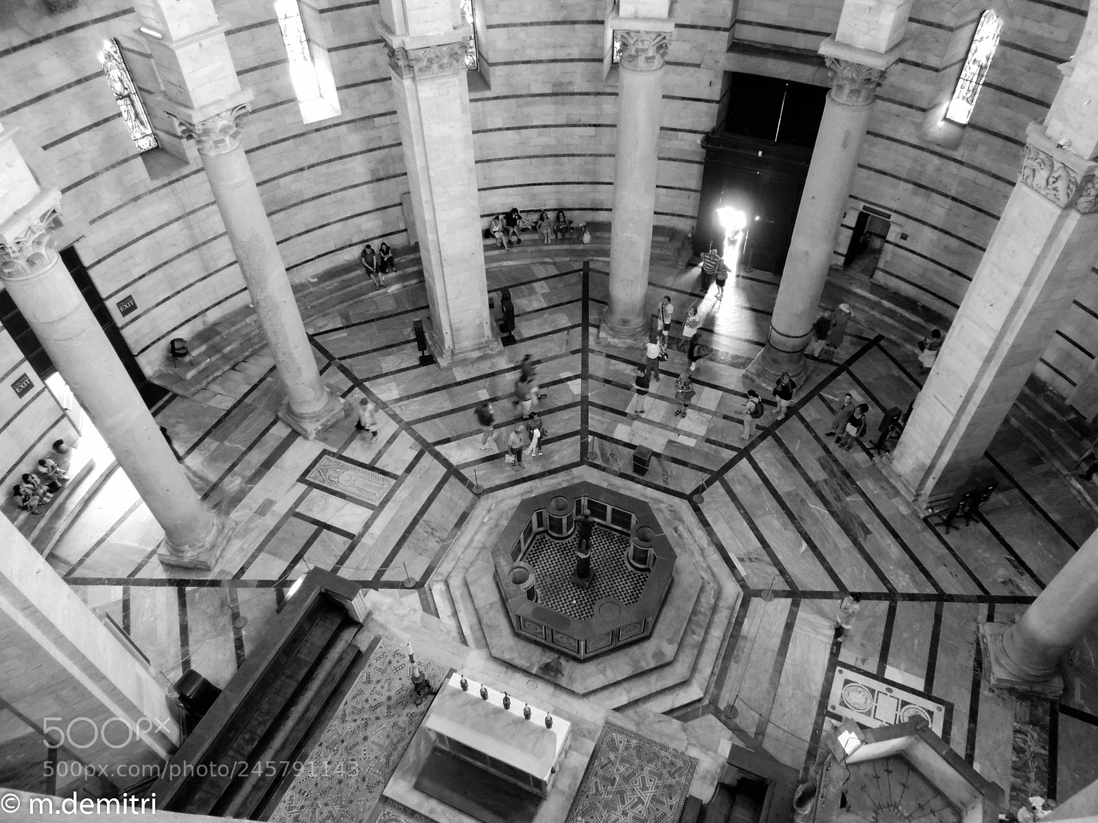 Nikon Coolpix P510 sample photo. Inside piazza del duomo photography