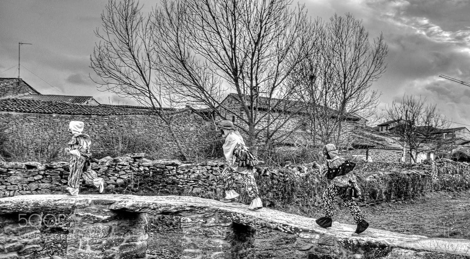 Nikon D90 sample photo. Crossing the bridge photography