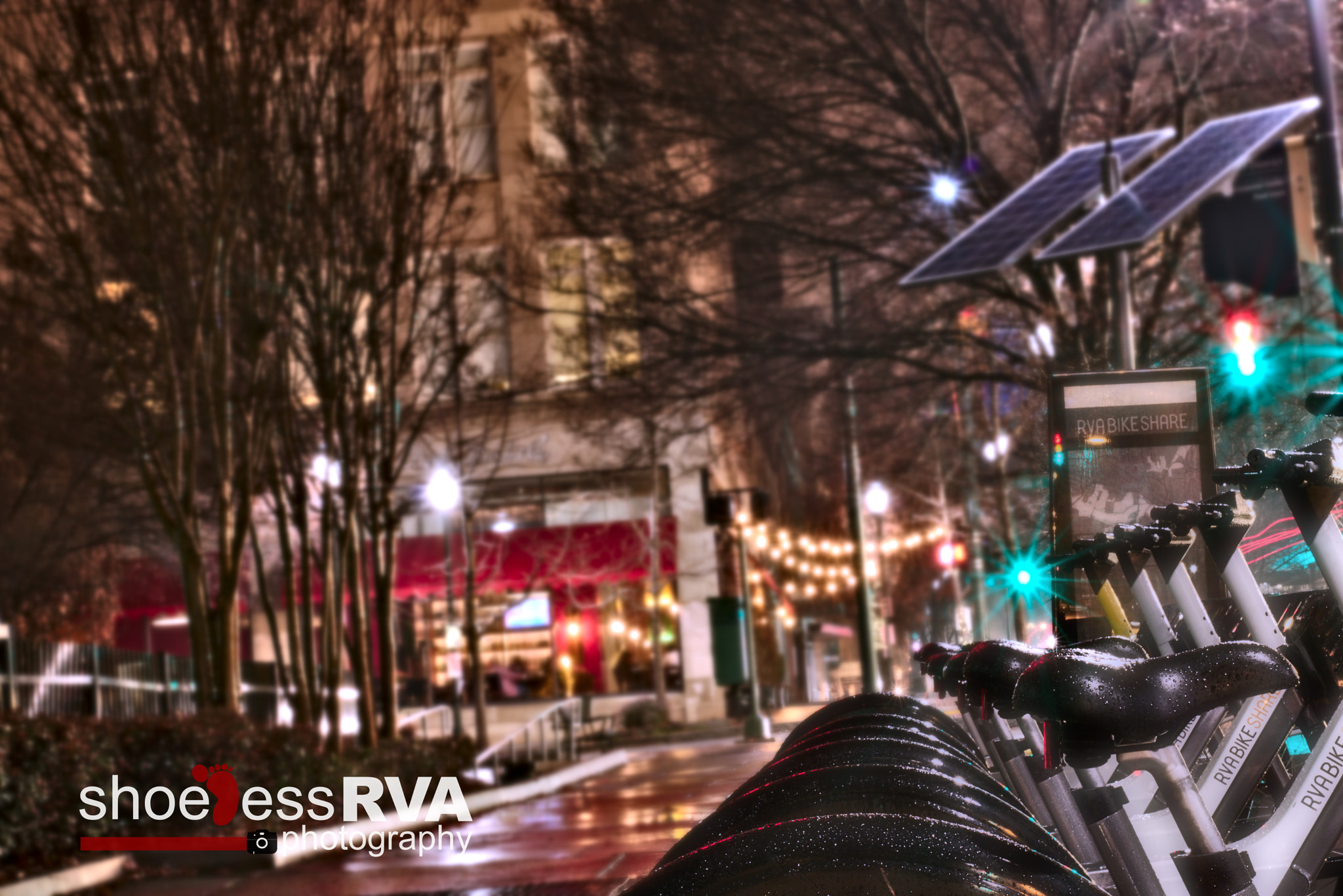 Canon 50mm sample photo. Foggy rainy night in the rva photography
