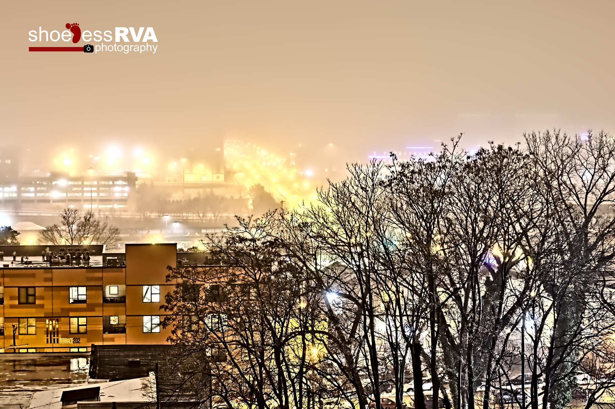 Canon 50mm sample photo. Foggy rainy night in the rva photography