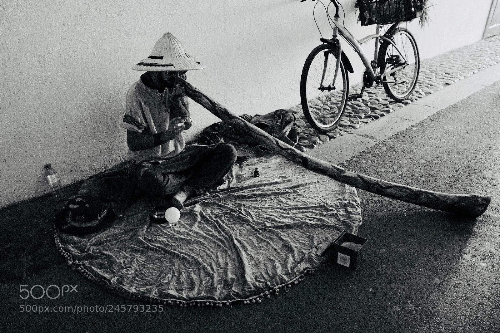 Fujifilm X100F sample photo. Streetartist photography