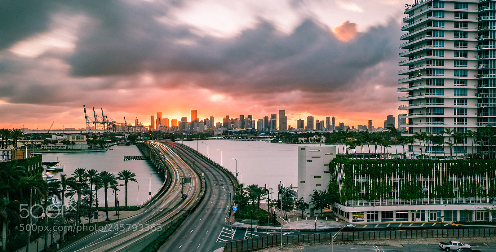 Olympus OM-D E-M5 II sample photo. Miami skyline photography