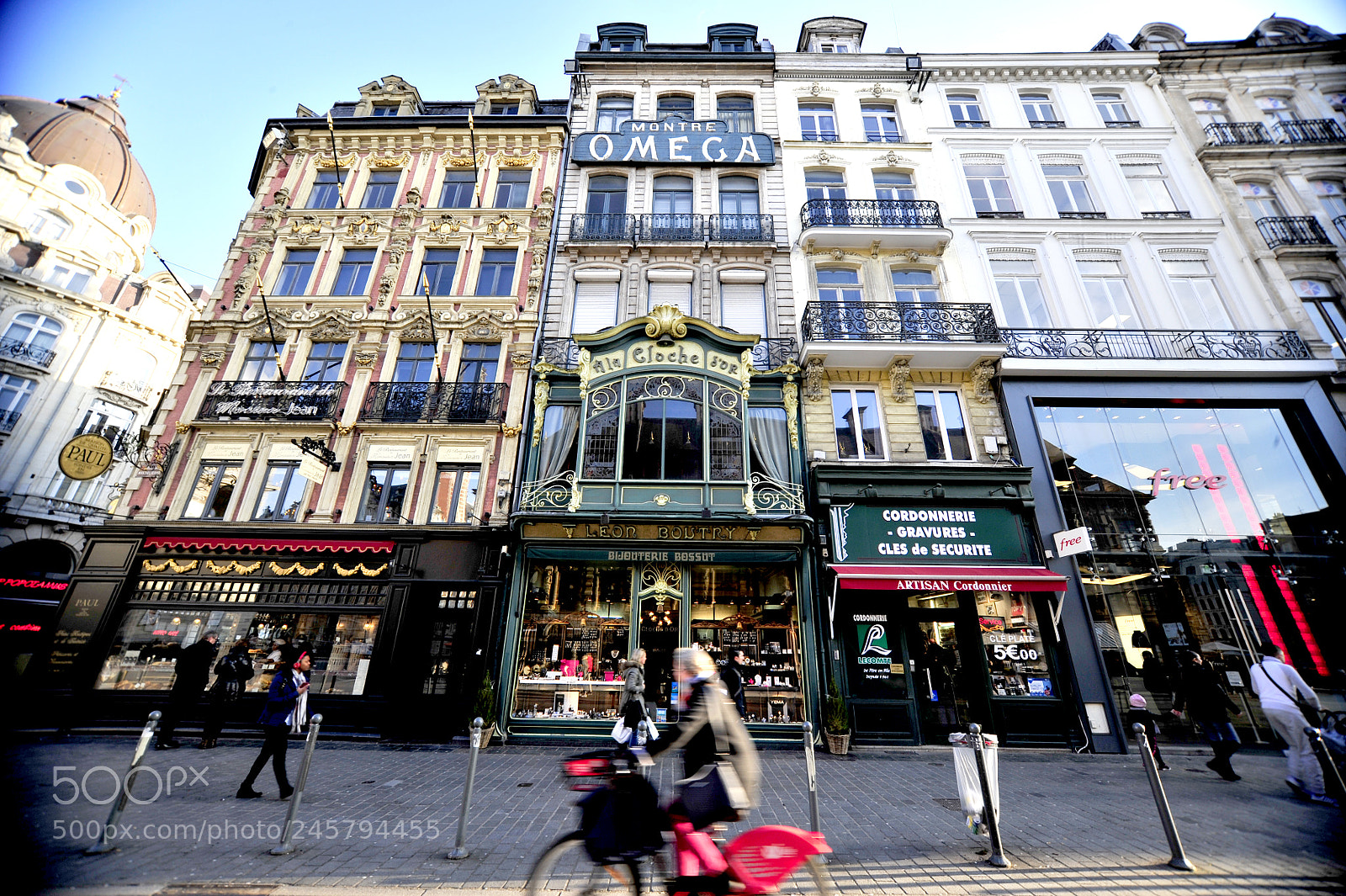 Nikon D700 sample photo. Through the city photography