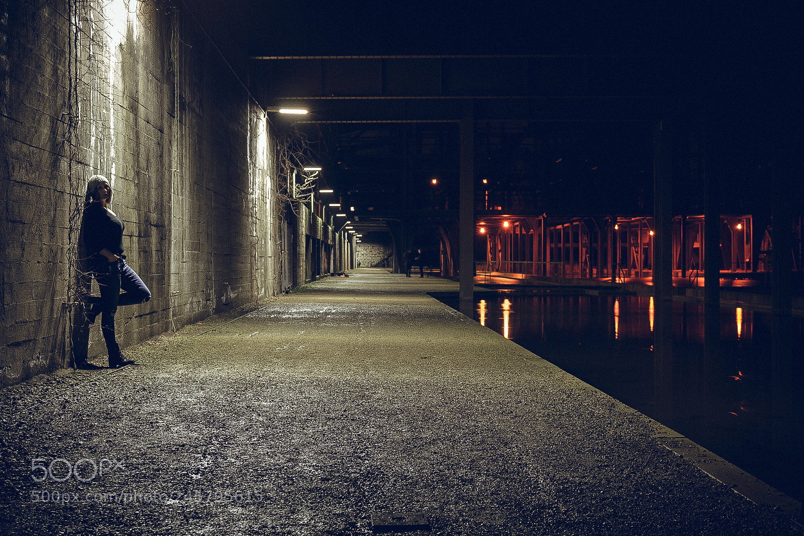 Canon EOS 700D (EOS Rebel T5i / EOS Kiss X7i) sample photo. The lonely girl photography