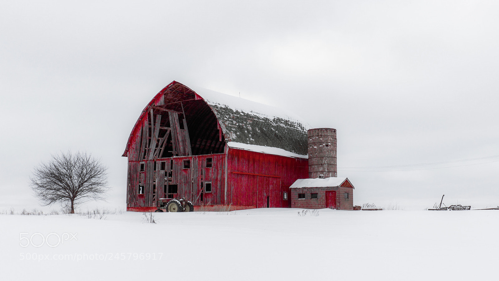 Sony a6000 sample photo. Red barn in the photography