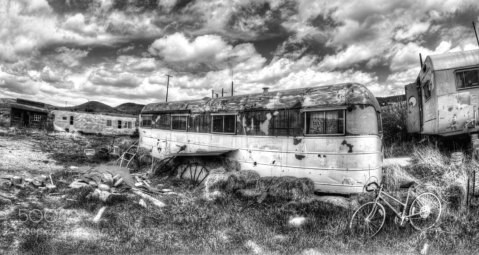 Canon EOS 60D sample photo. Empty caravan cluster photography