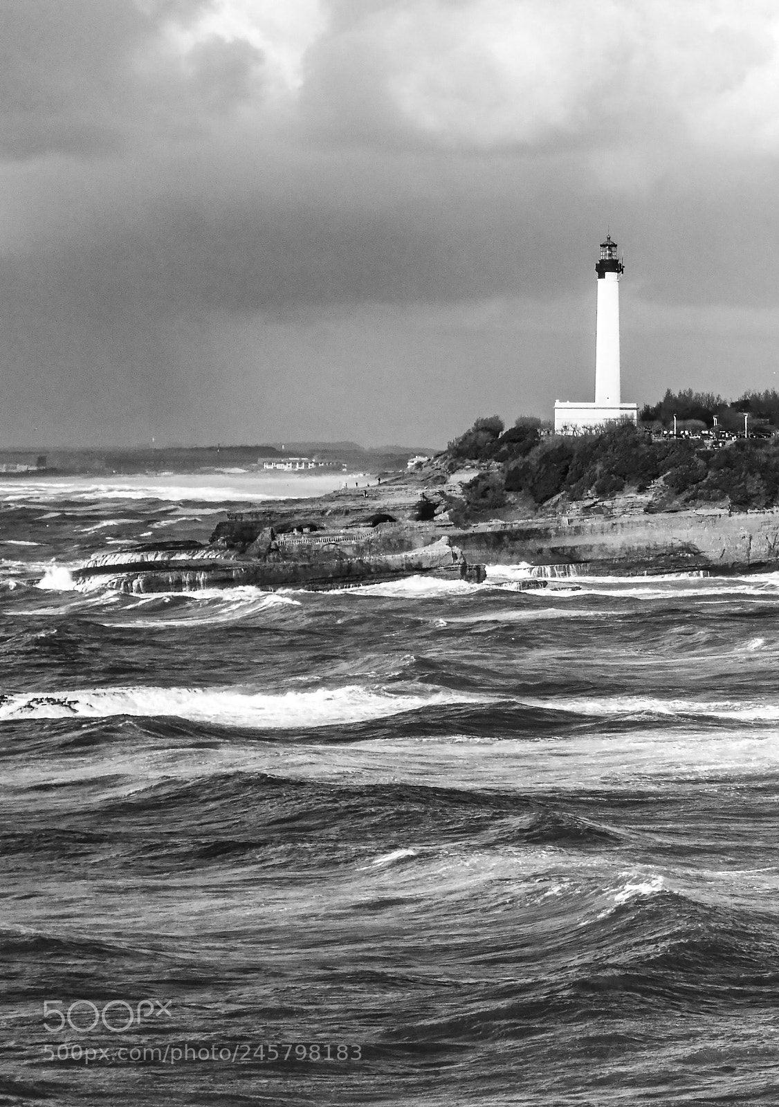 Canon EOS 550D (EOS Rebel T2i / EOS Kiss X4) sample photo. Lighthouse in basque country photography