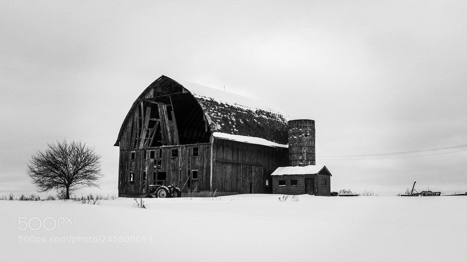 Sony a6000 sample photo. Black and white barn photography