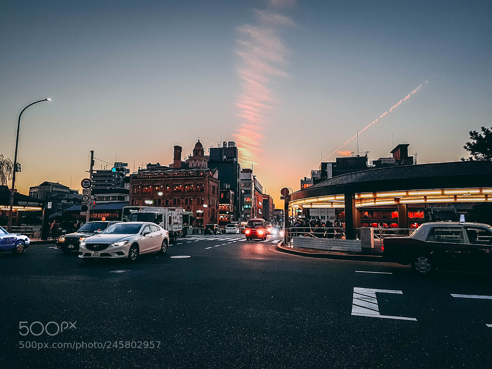 Samsung Galaxy S7 Edge sample photo. Traffic in kyoto photography