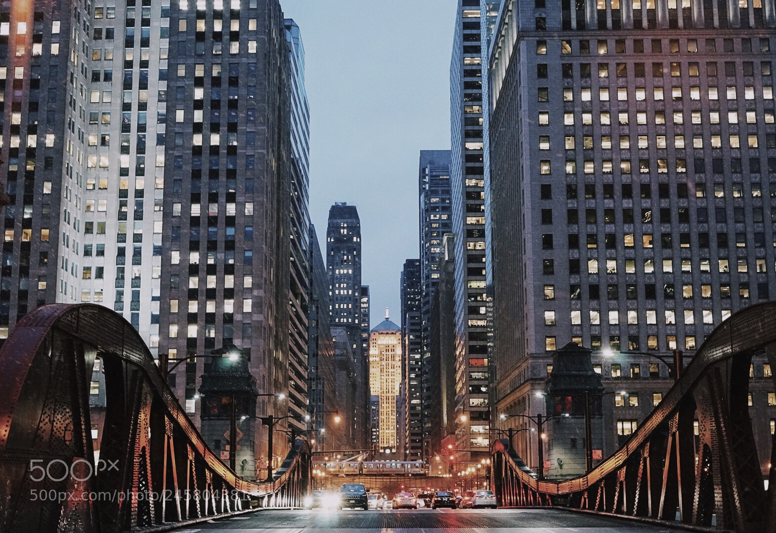 Sony a7 sample photo. Lasalle st bridge photography