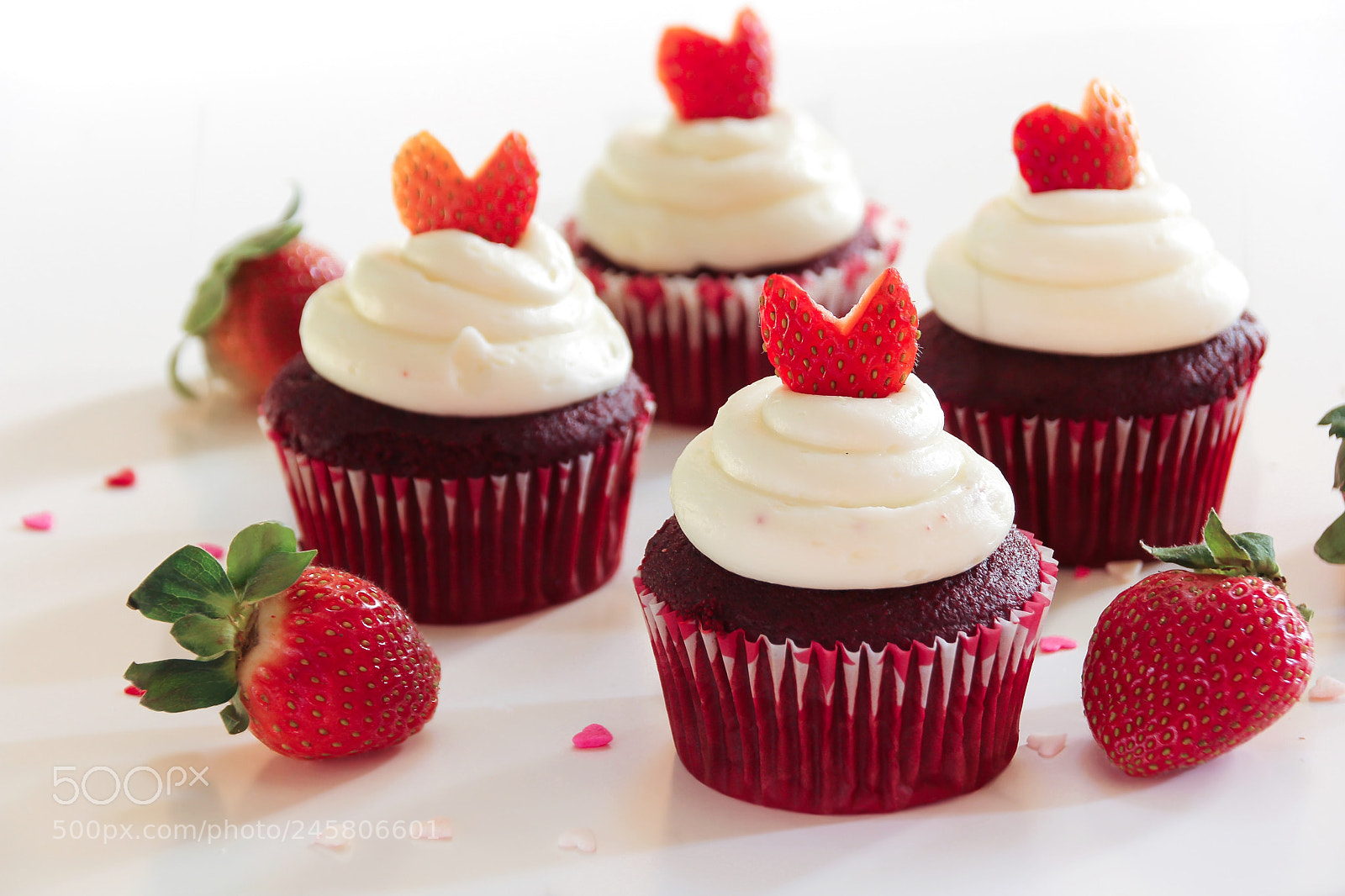Canon EOS 60D sample photo. Homemade red velvet cupcakes photography