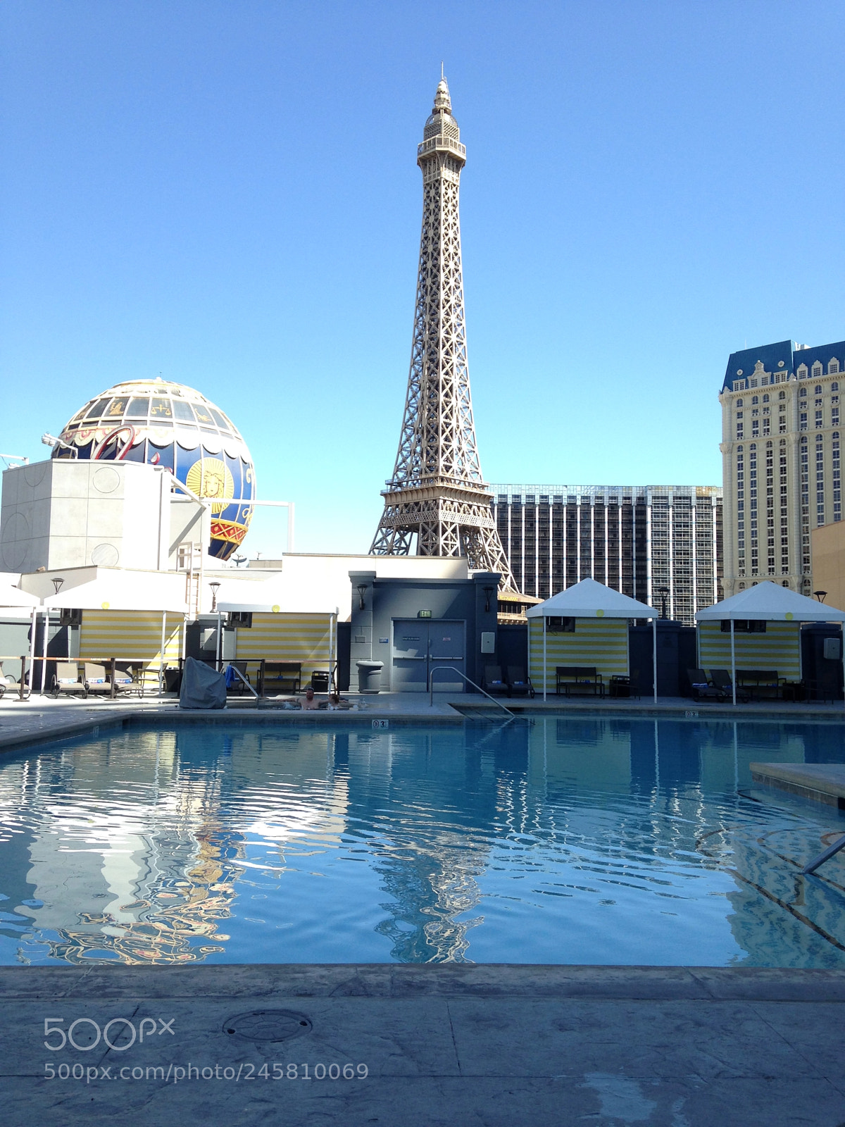 Apple iPhone 5c sample photo. Paris las vegas photography