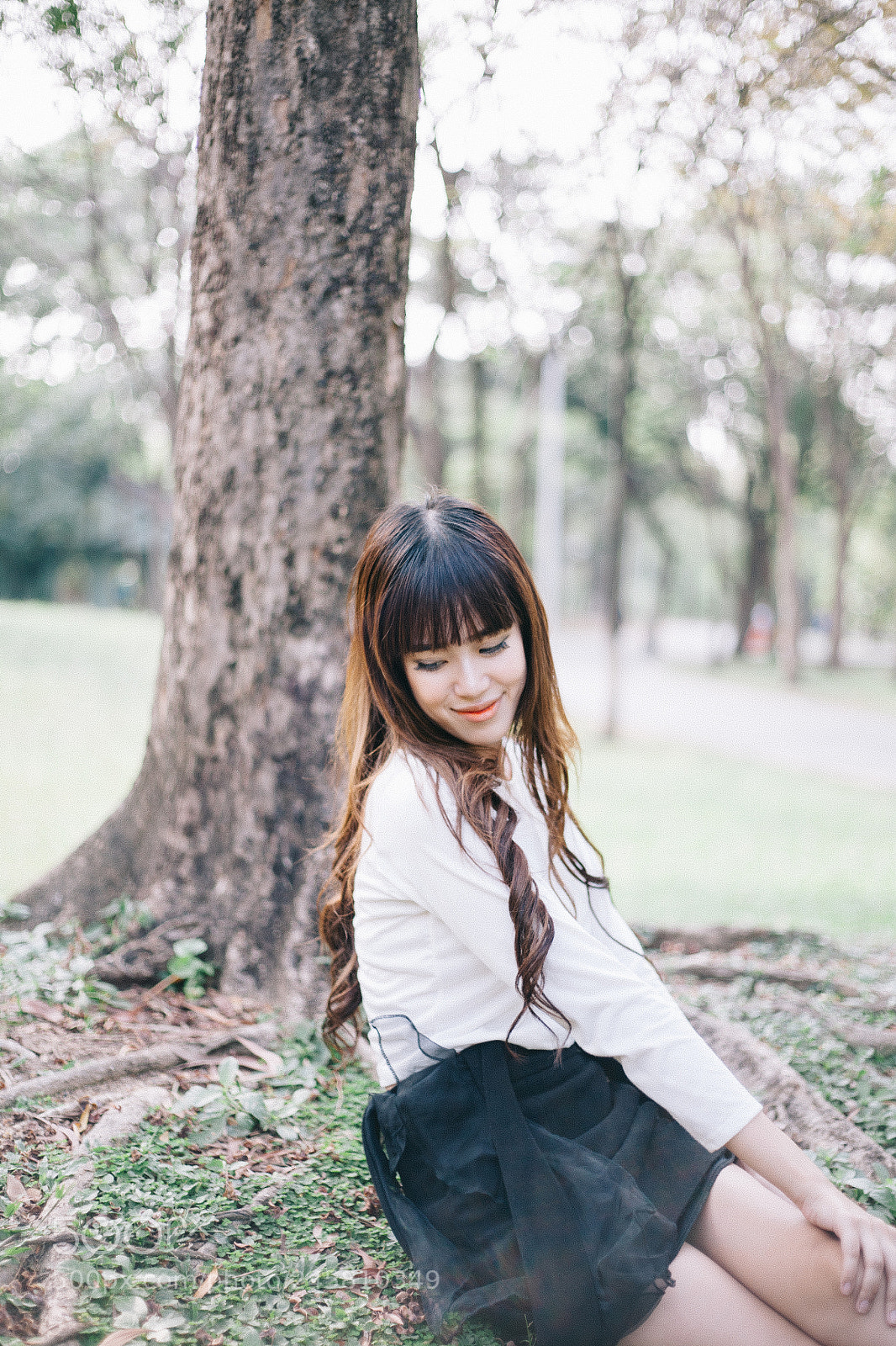 Canon EOS 5D sample photo. Cute asian girl sitting photography