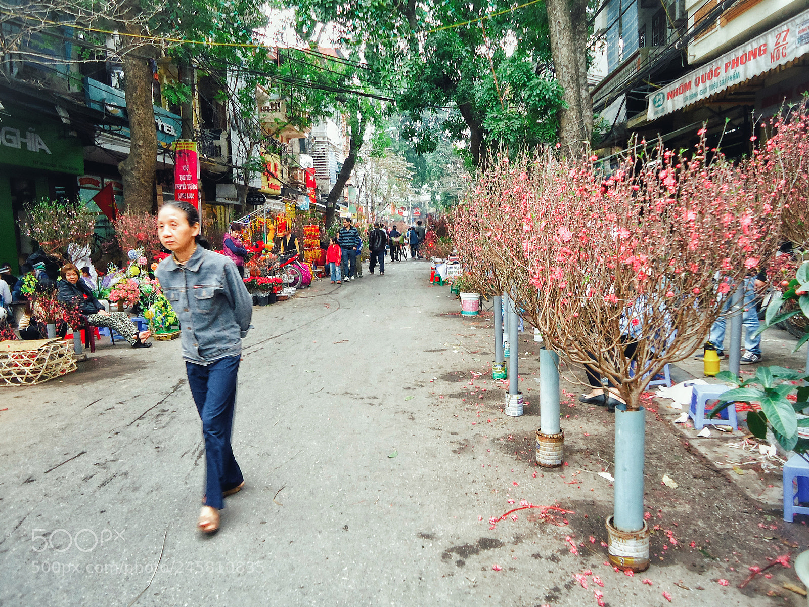 Sony Cyber-shot DSC-W610 sample photo. Hang luoc street photography