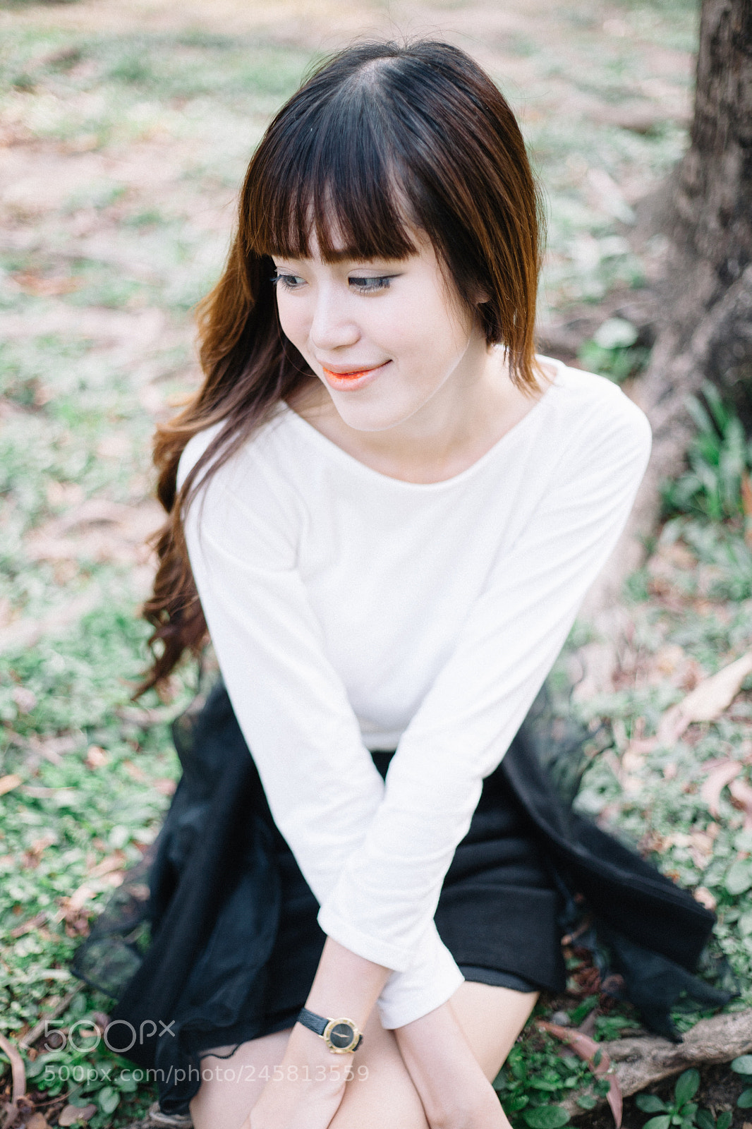 Canon EOS 5D sample photo. Cute asian girl sitting photography