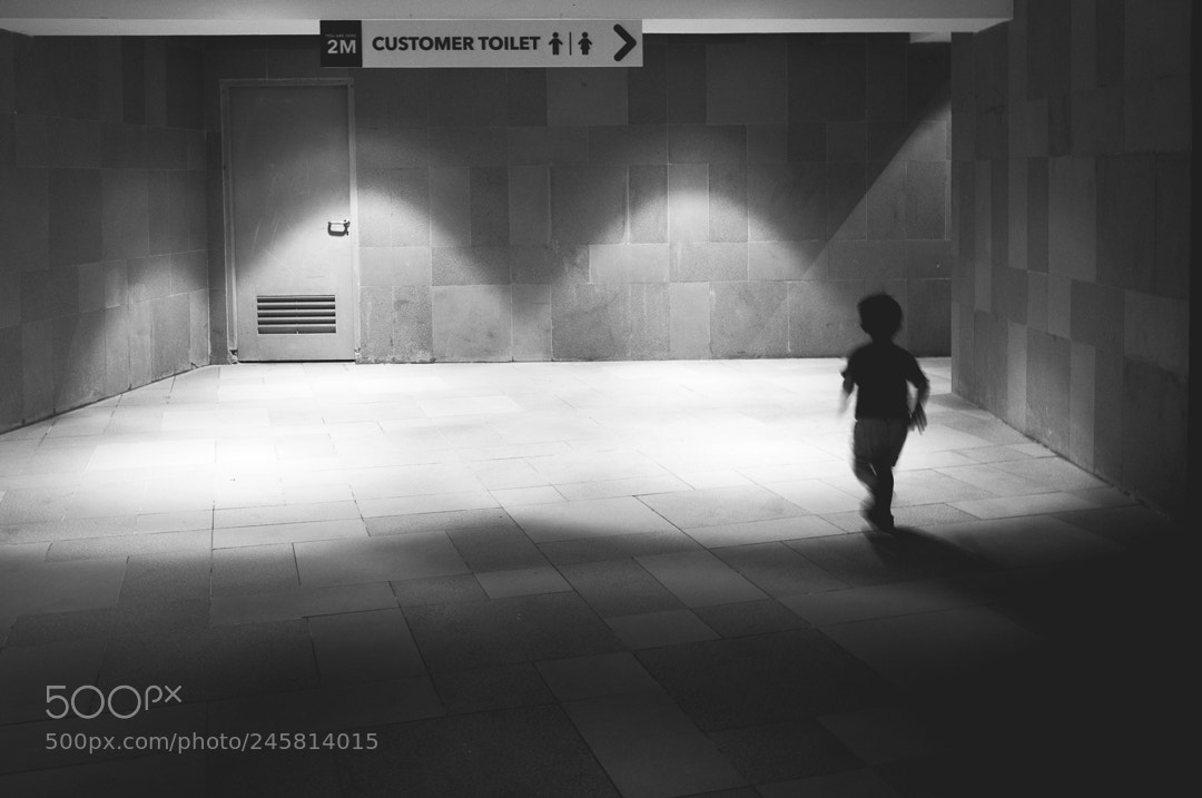 Fujifilm FinePix X100 sample photo. Kid flash photography
