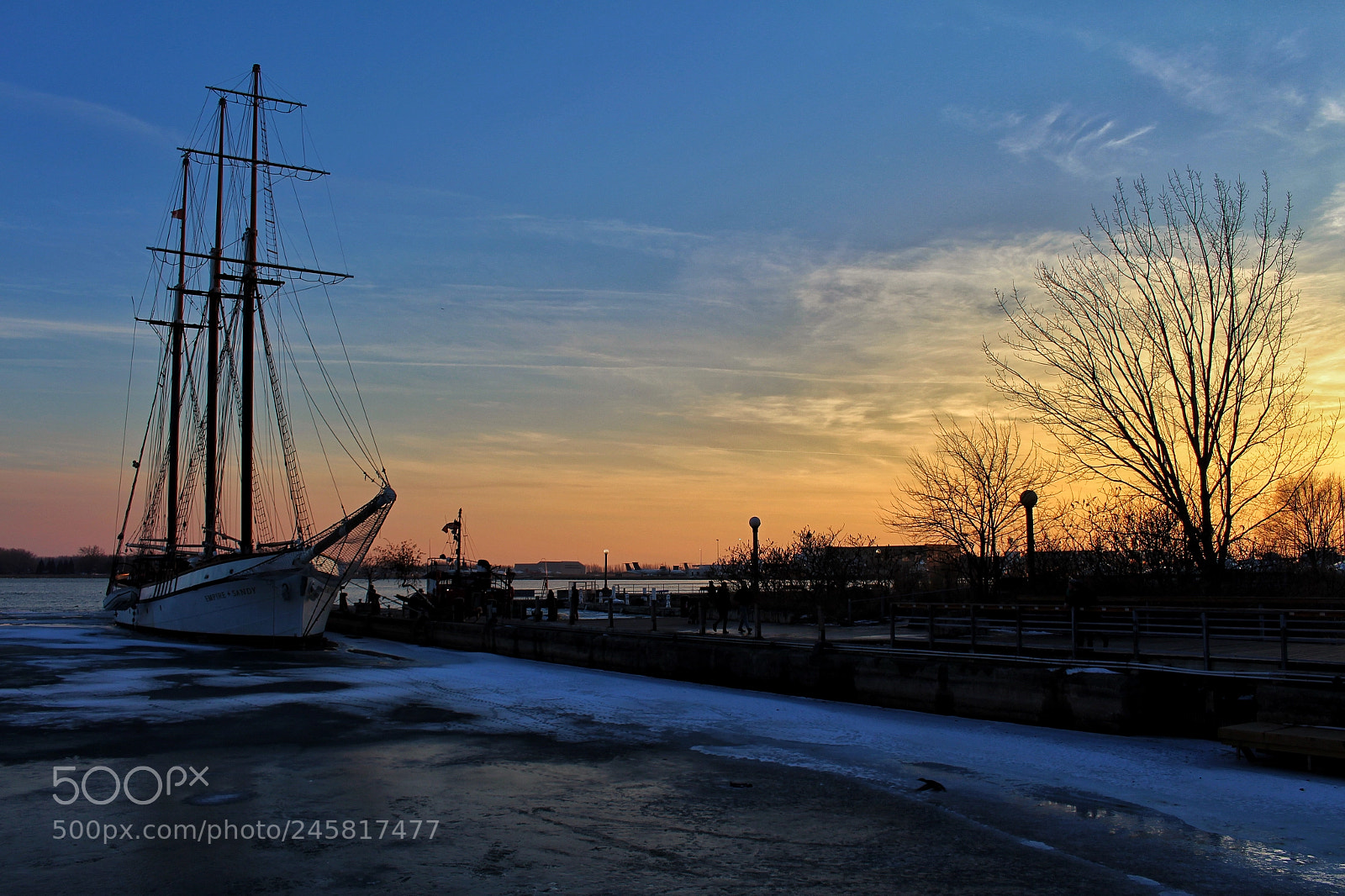 Canon EOS 700D (EOS Rebel T5i / EOS Kiss X7i) sample photo. Frozen lake photography