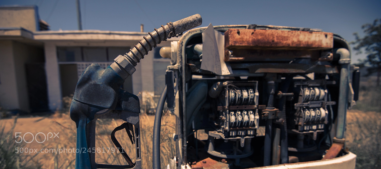 Nikon D800 sample photo. Old rustic fuel pump photography