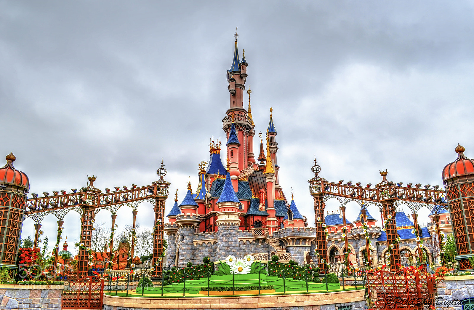 Nikon D5100 sample photo. Disney paris castle photography