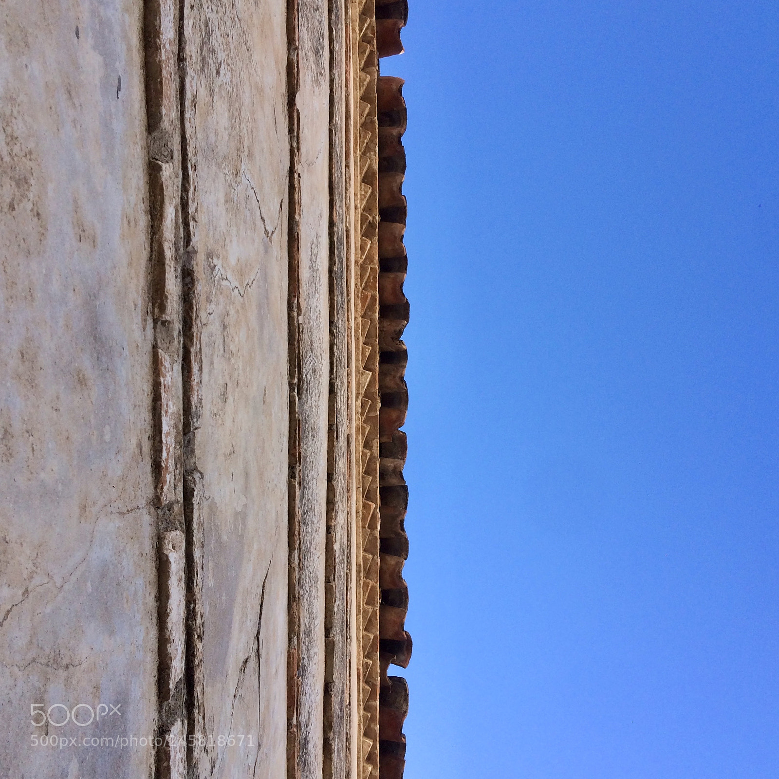 Apple iPhone 5s sample photo. جدار الجامع و السماء الزرقاء photography