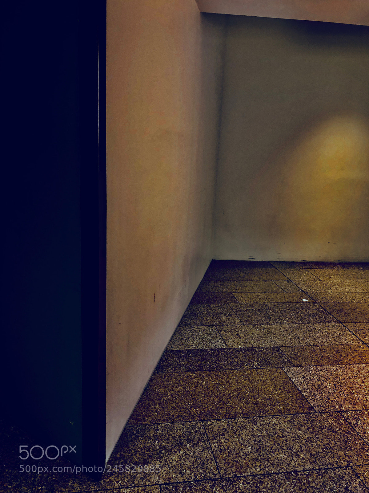Apple iPhone 8 Plus sample photo. Hallway photography